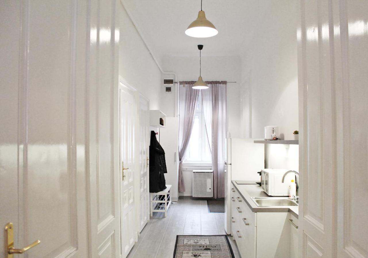 Luxury New Apartment With Gallery At Dob Street Nearby Gozsdu Court Budapest Esterno foto